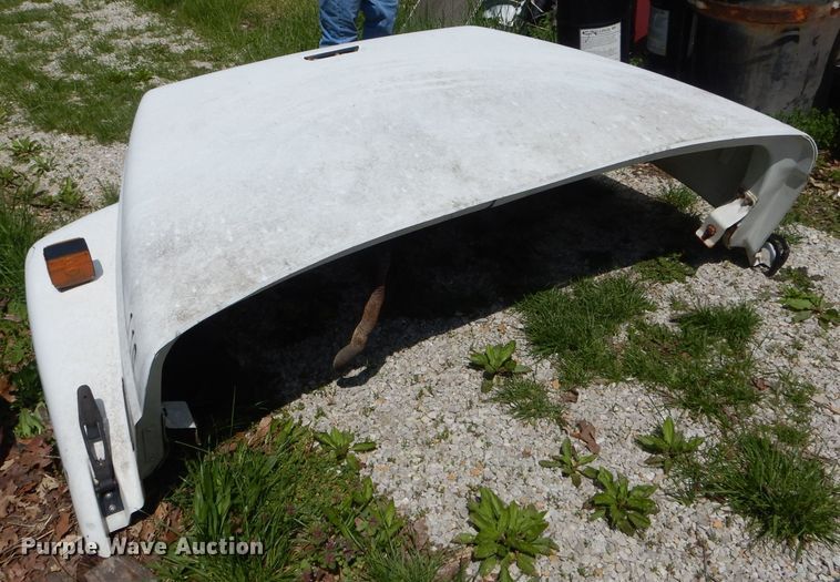 image for item GO9595 Freightliner FL60 truck hood