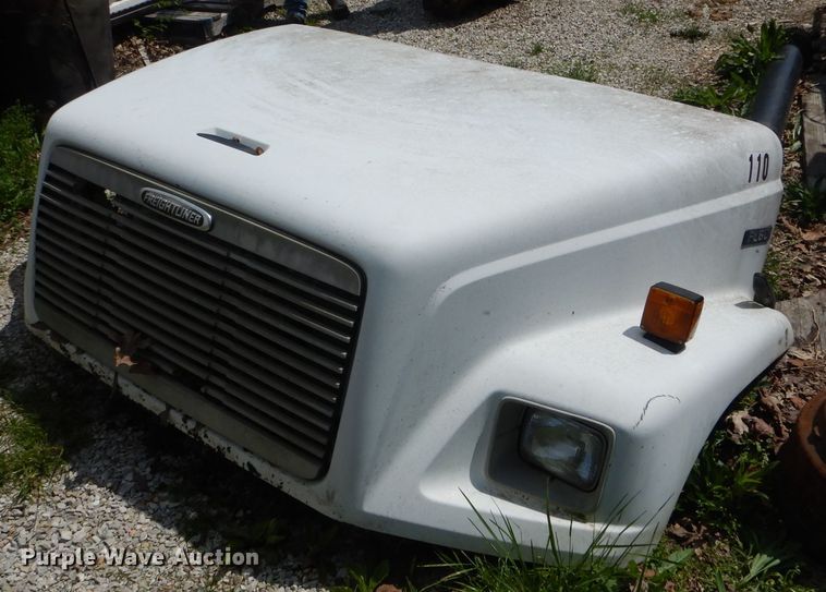 image for item GO9595 Freightliner FL60 truck hood