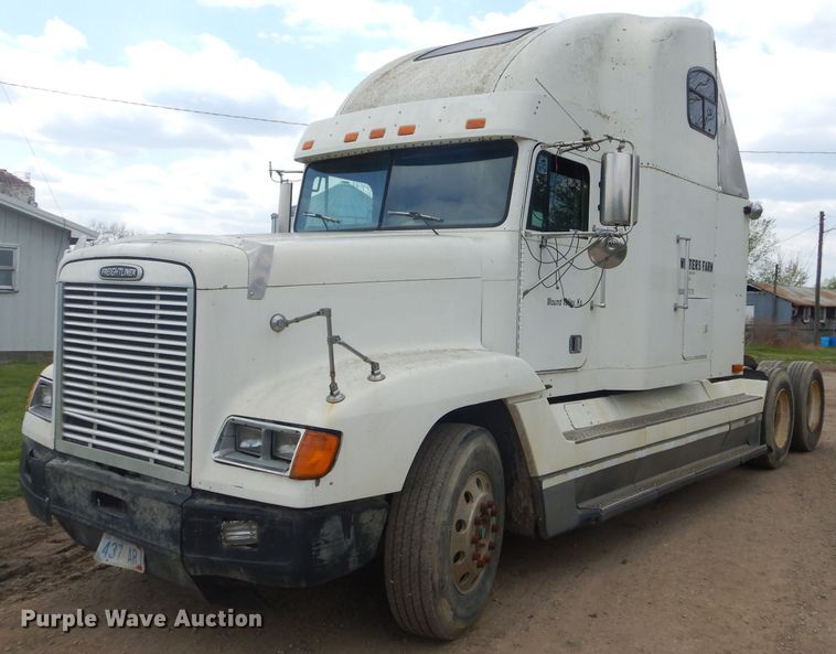 image for item GP9037 1998 Freightliner semi truck