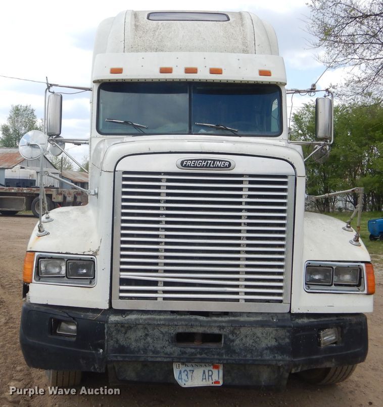 image for item GP9037 1998 Freightliner semi truck