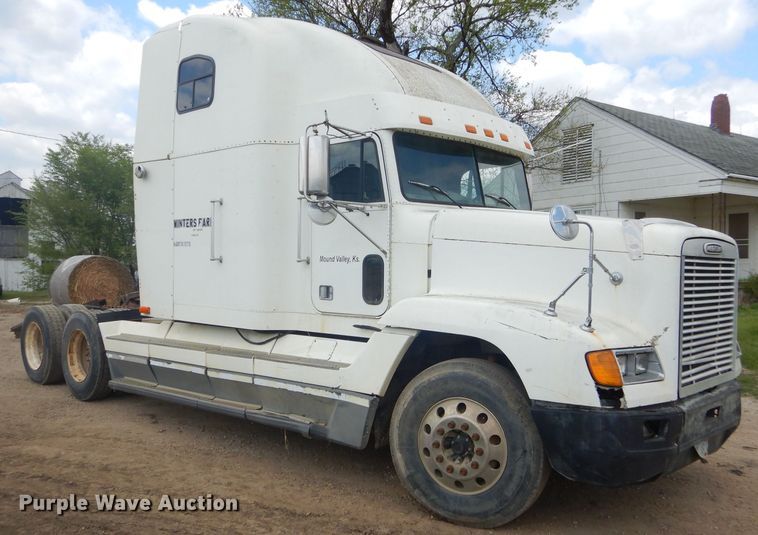 image for item GP9037 1998 Freightliner semi truck