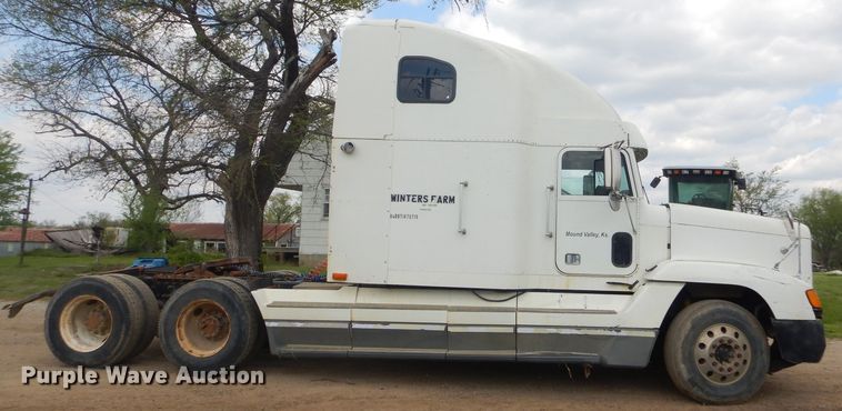 image for item GP9037 1998 Freightliner semi truck