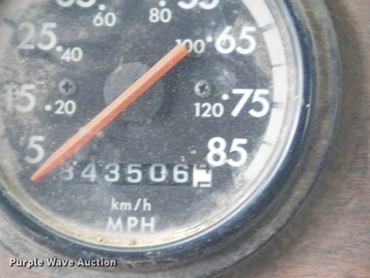 image for item GP9037 1998 Freightliner semi truck