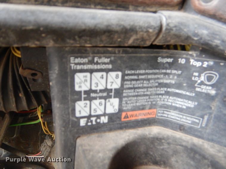 image for item GP9037 1998 Freightliner semi truck