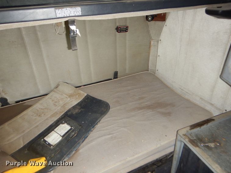 image for item GP9037 1998 Freightliner semi truck