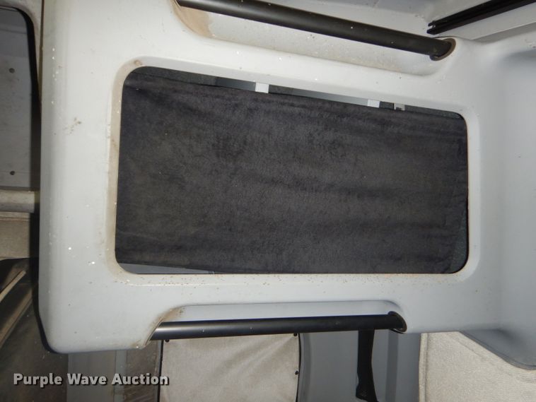 image for item GP9037 1998 Freightliner semi truck