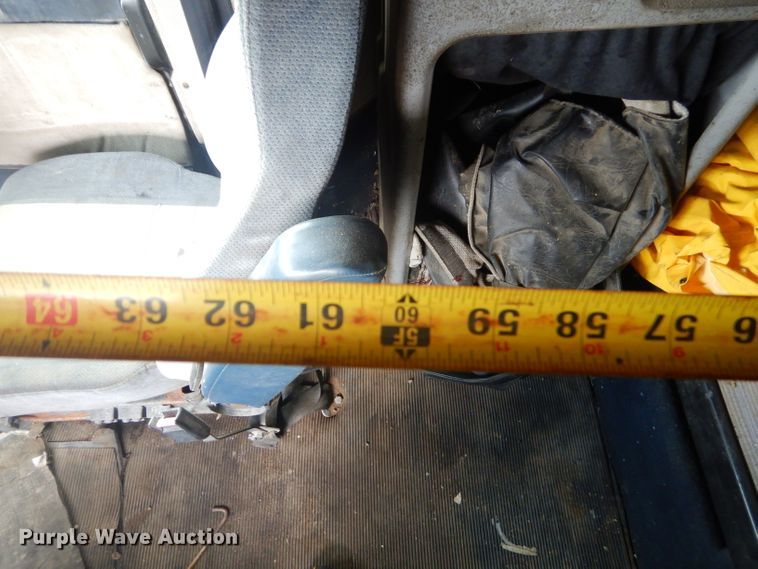 image for item GP9037 1998 Freightliner semi truck