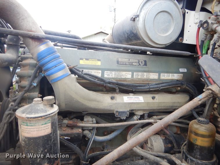 image for item GP9037 1998 Freightliner semi truck