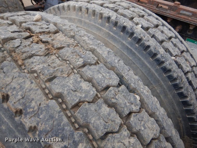 image for item GP9037 1998 Freightliner semi truck