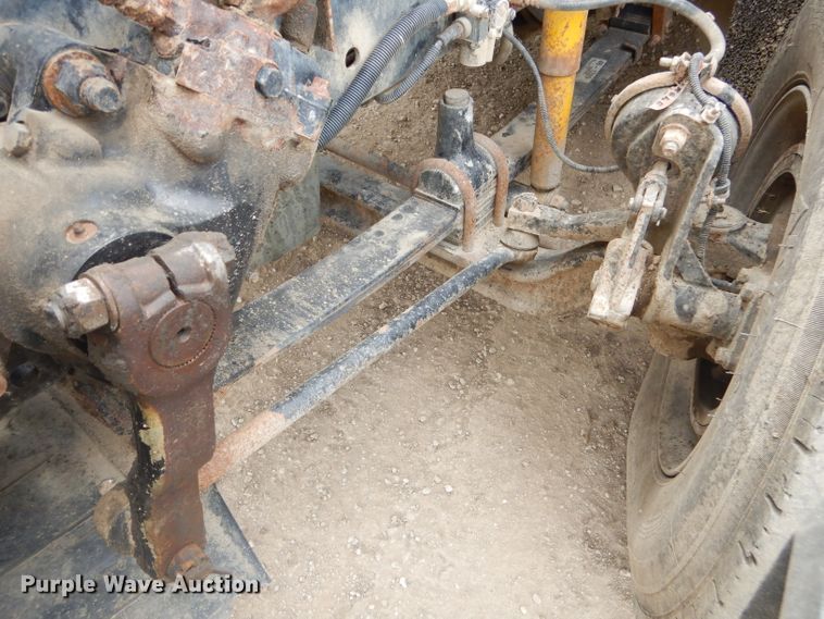 image for item GP9037 1998 Freightliner semi truck