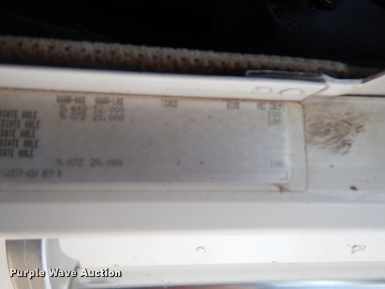 image for item GP9037 1998 Freightliner semi truck