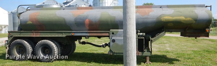 image for item GP9135 1991 Heil tank trailer
