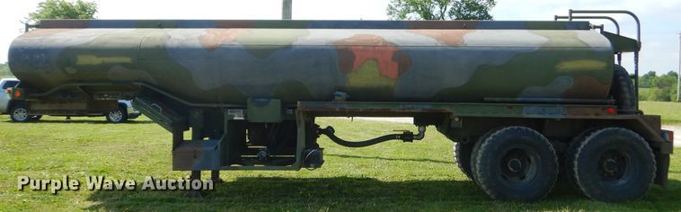image for item GP9135 1991 Heil tank trailer