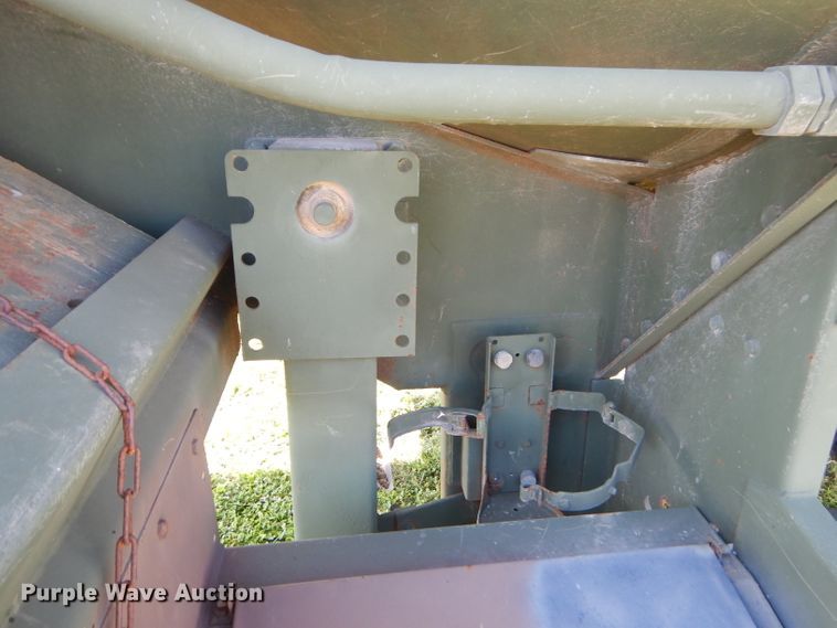 image for item GP9135 1991 Heil tank trailer