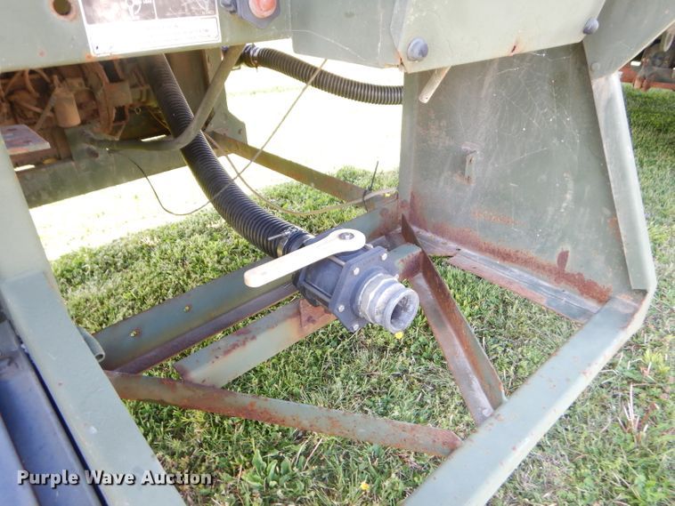 image for item GP9135 1991 Heil tank trailer