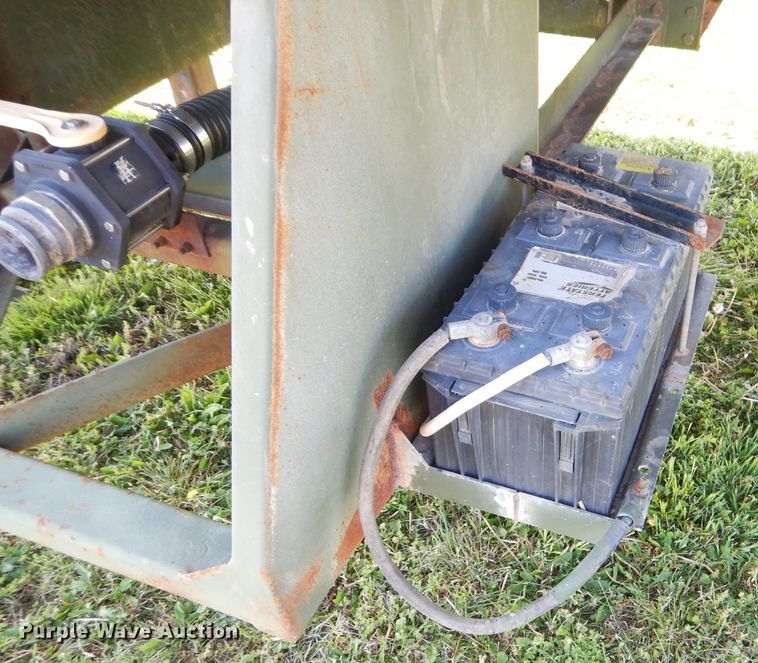 image for item GP9135 1991 Heil tank trailer