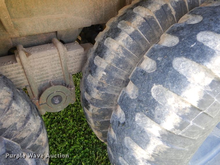 image for item GP9135 1991 Heil tank trailer