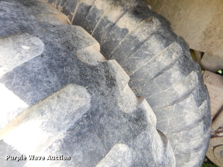 image for item GP9135 1991 Heil tank trailer