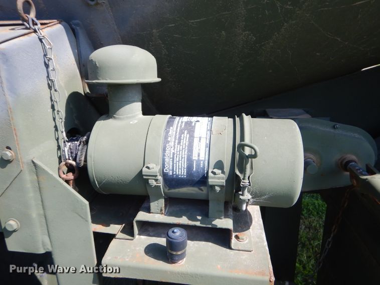 image for item GP9135 1991 Heil tank trailer