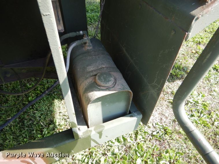 image for item GP9135 1991 Heil tank trailer