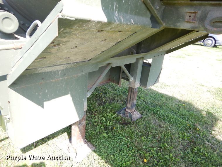 image for item GP9135 1991 Heil tank trailer