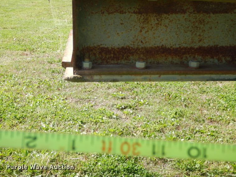 image for item GP9135 1991 Heil tank trailer