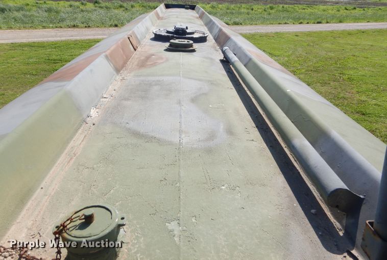 image for item GP9135 1991 Heil tank trailer