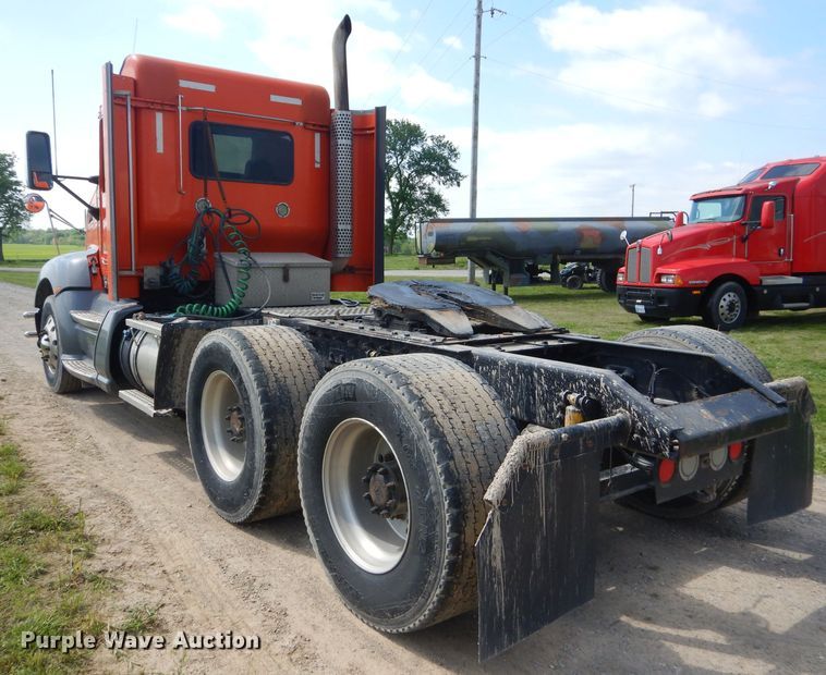 image for item GP9136 2012 Kenworth T600 semi truck