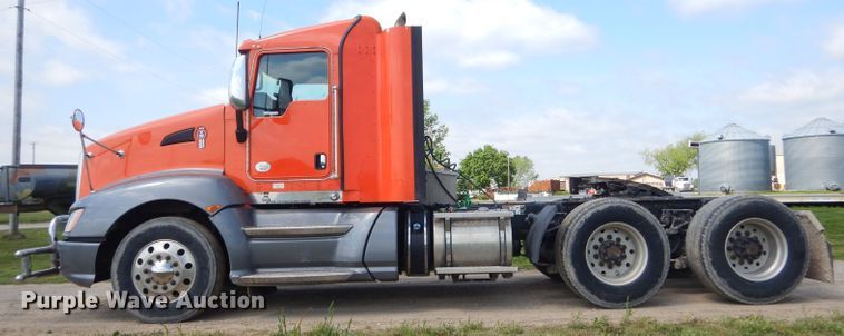 image for item GP9136 2012 Kenworth T600 semi truck