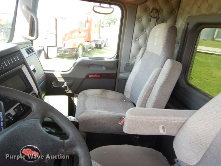 image for item GP9136 2012 Kenworth T600 semi truck