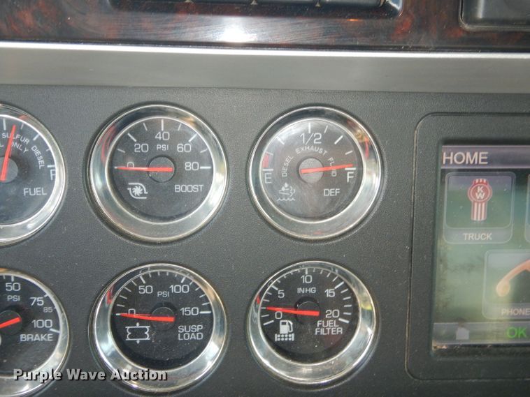 image for item GP9136 2012 Kenworth T600 semi truck