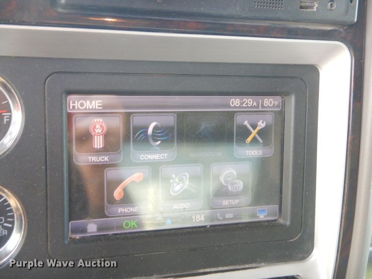 image for item GP9136 2012 Kenworth T600 semi truck