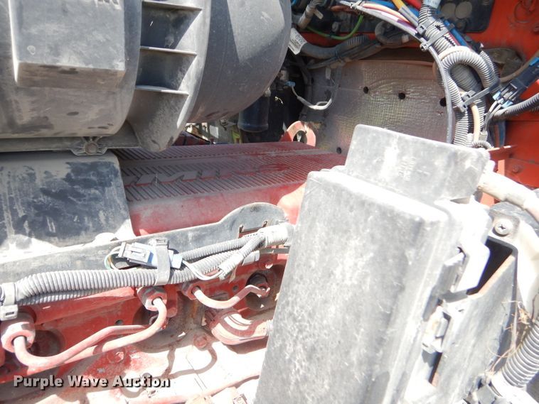 image for item GP9136 2012 Kenworth T600 semi truck