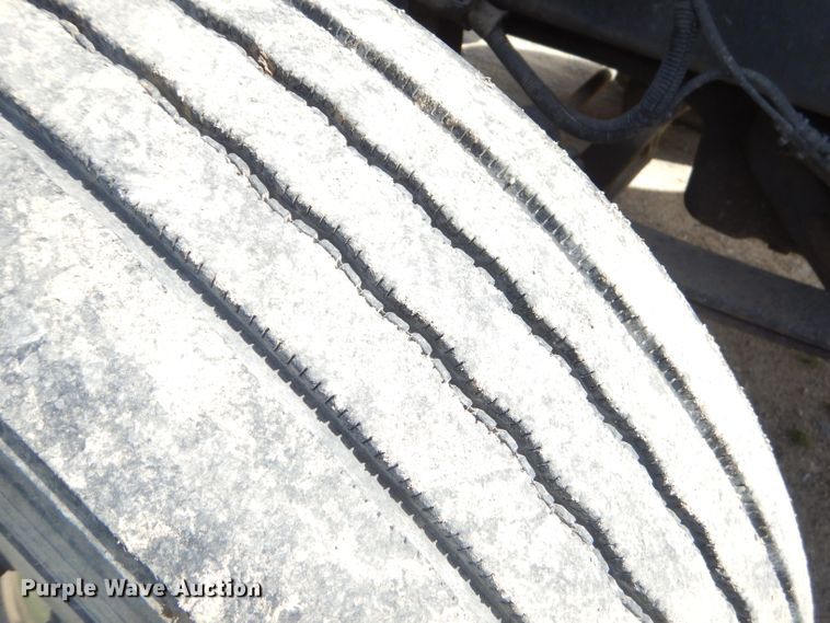 image for item GP9136 2012 Kenworth T600 semi truck