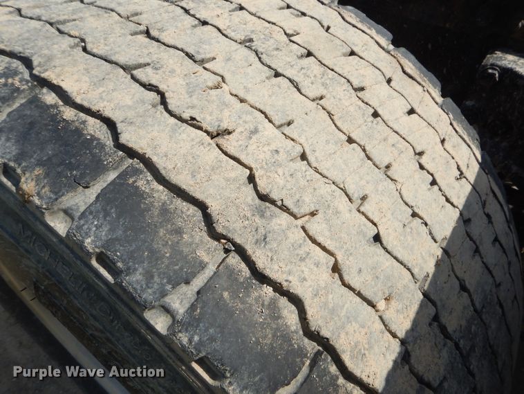 image for item GP9136 2012 Kenworth T600 semi truck