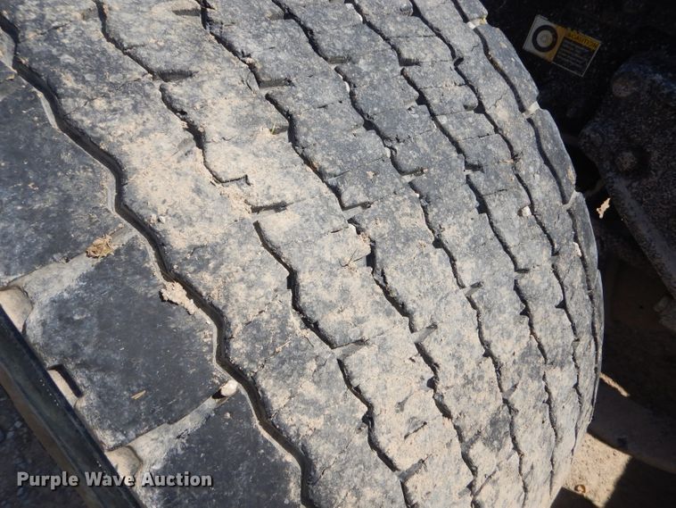 image for item GP9136 2012 Kenworth T600 semi truck