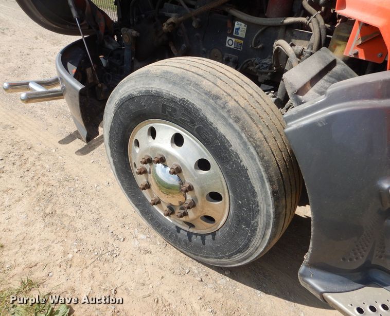 image for item GP9136 2012 Kenworth T600 semi truck