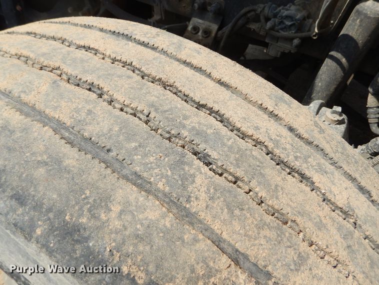 image for item GP9136 2012 Kenworth T600 semi truck