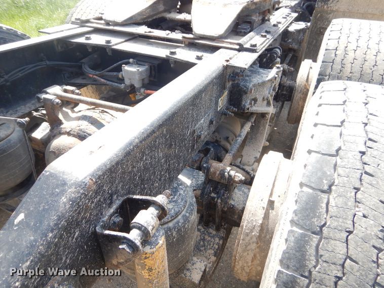 image for item GP9136 2012 Kenworth T600 semi truck