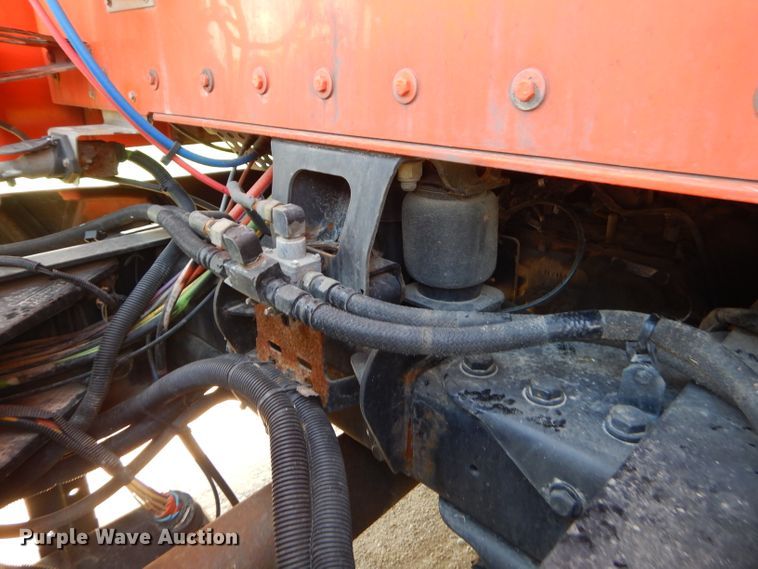 image for item GP9136 2012 Kenworth T600 semi truck