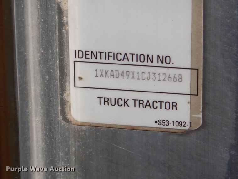 image for item GP9136 2012 Kenworth T600 semi truck