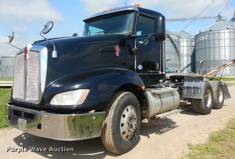 image for item GP9137 2013 Kenworth T660 semi truck