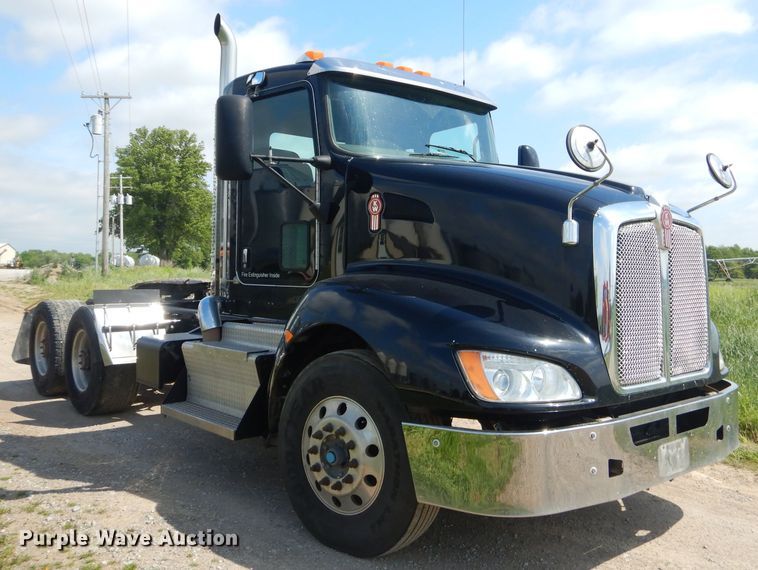 image for item GP9137 2013 Kenworth T660 semi truck