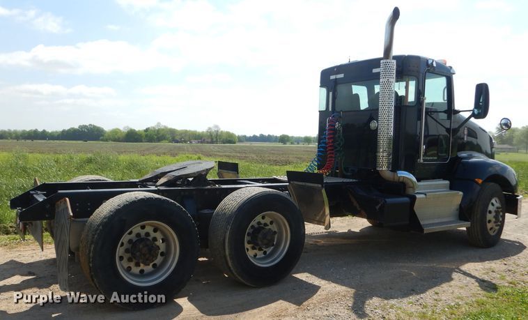 image for item GP9137 2013 Kenworth T660 semi truck