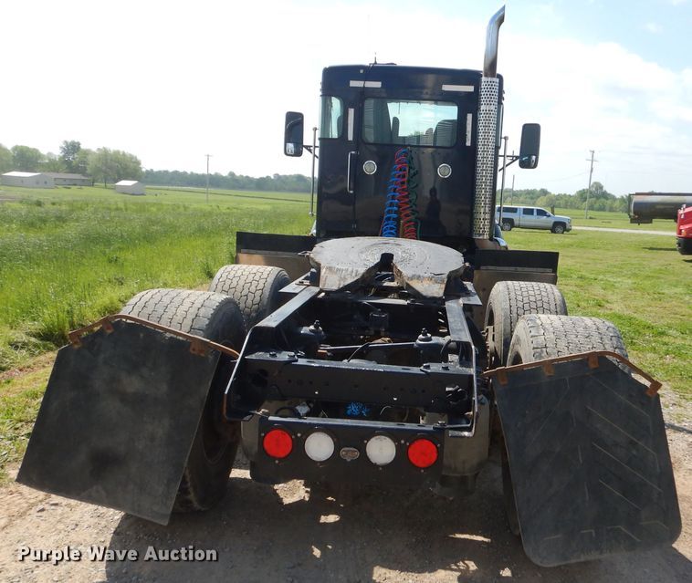 image for item GP9137 2013 Kenworth T660 semi truck