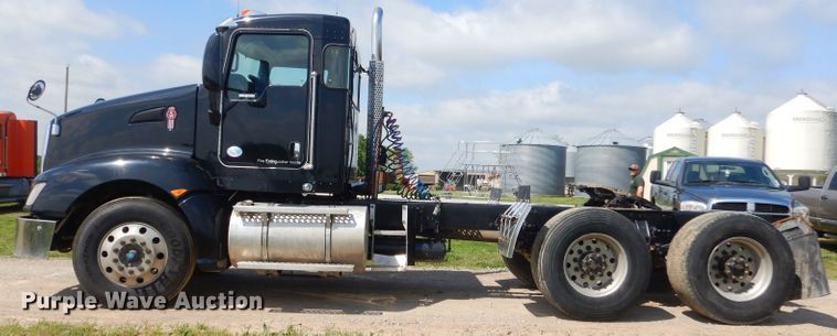 image for item GP9137 2013 Kenworth T660 semi truck