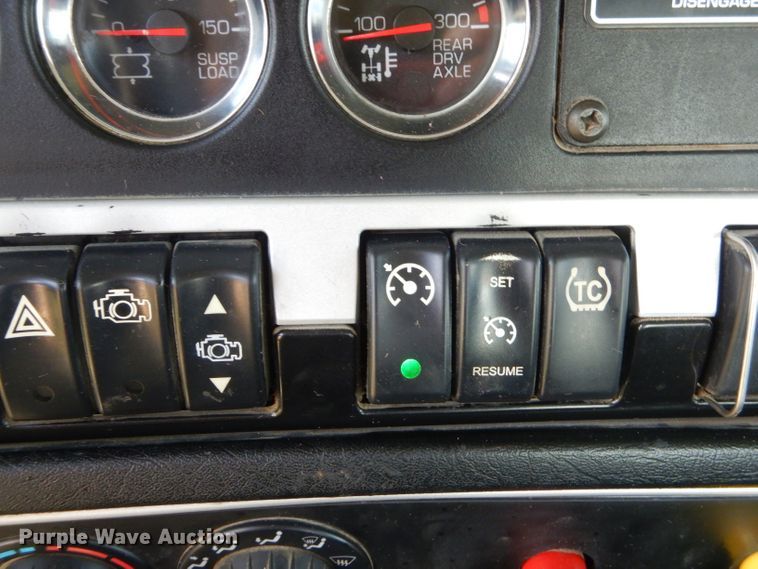 image for item GP9137 2013 Kenworth T660 semi truck