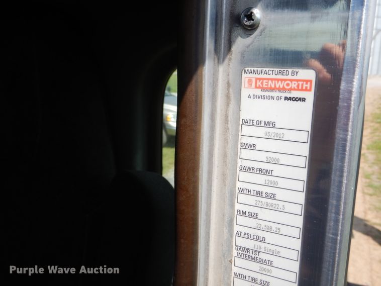 image for item GP9137 2013 Kenworth T660 semi truck