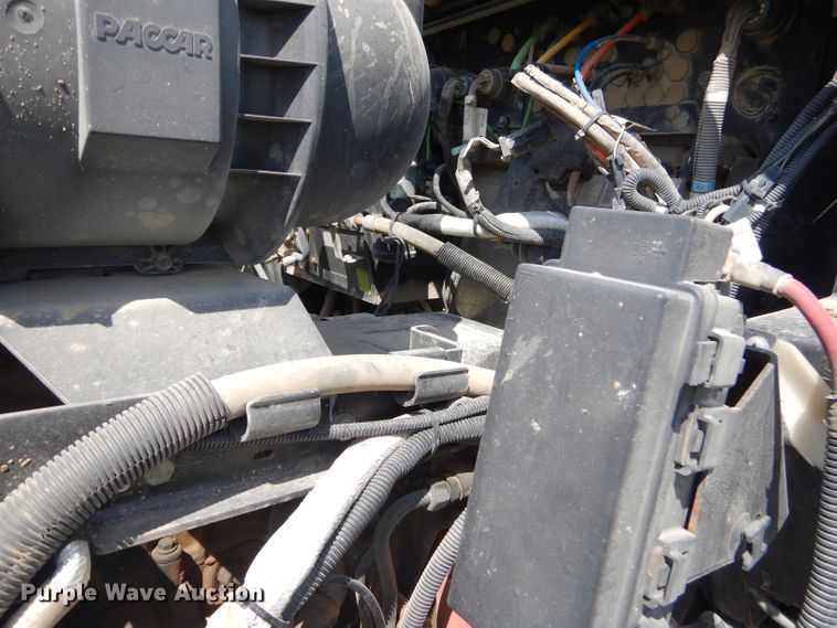 image for item GP9137 2013 Kenworth T660 semi truck