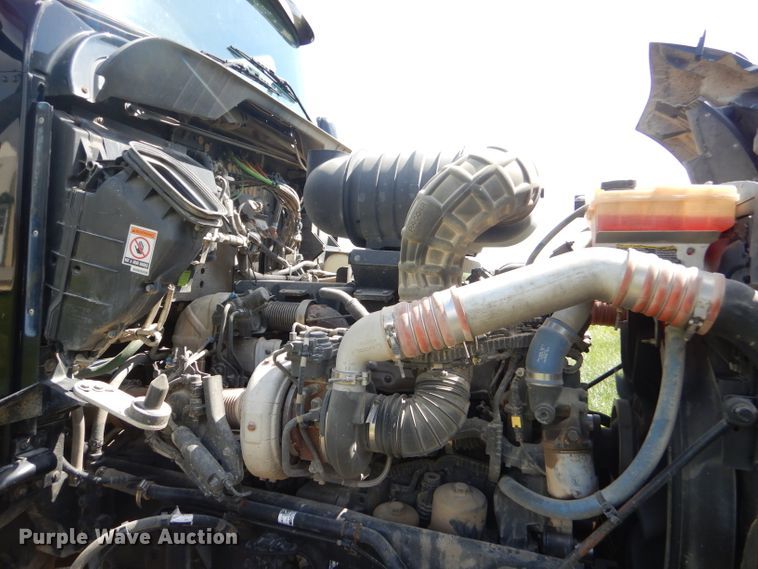 image for item GP9137 2013 Kenworth T660 semi truck